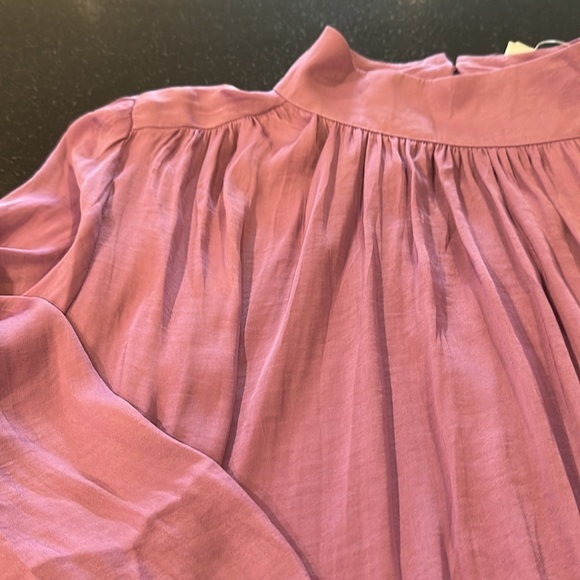 BANANA REPUBLIC FACTORY NWT Purple high neck blouse with button detail size M - Picture 6 of 10